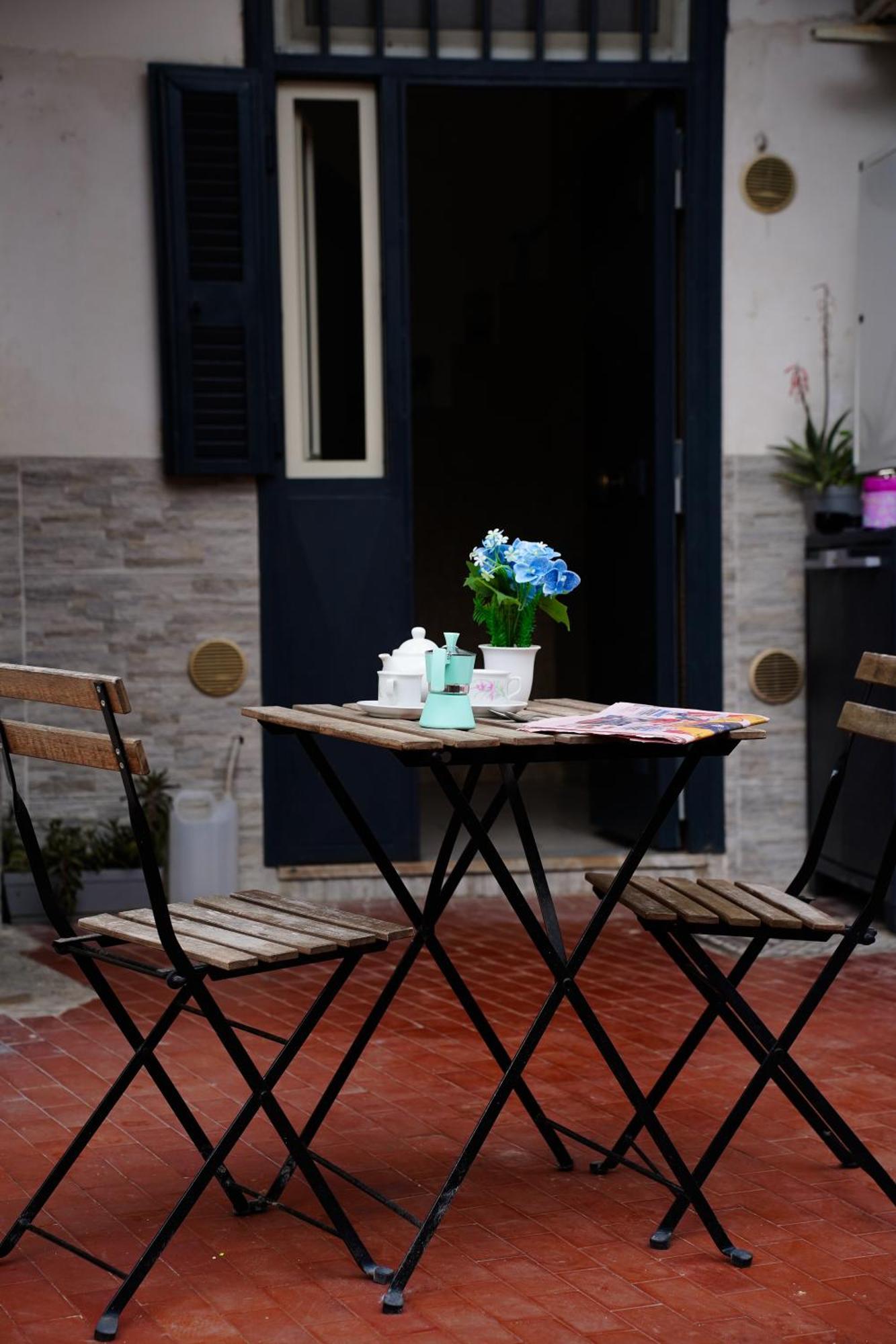 Ferienwohnung Casa Friends' House Napoli Exterior foto